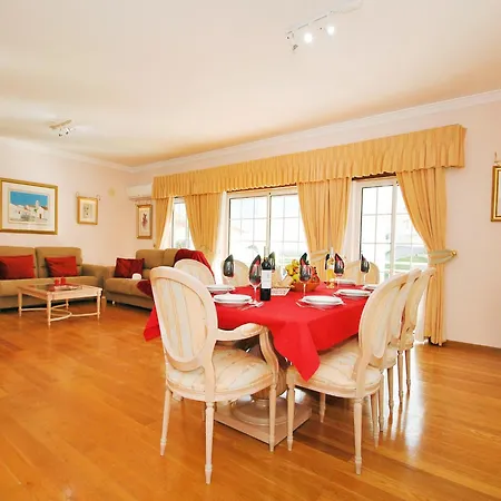 Villa In Albufeira Near Sea Beach Вилла *