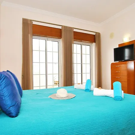 Вилла Villa In Albufeira Near Sea Beach Албуфейра