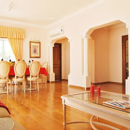 Villa In Albufeira Near Sea Beach Вилла *