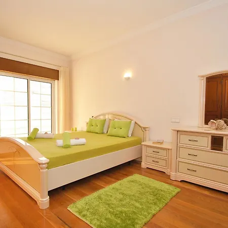 Villa Villa In Albufeira Near Sea Beach *