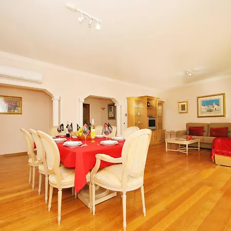 Villa In Albufeira Near Sea Beach Villa